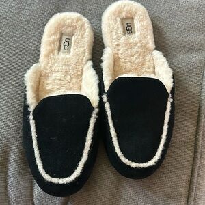 Ugg slide on slippers